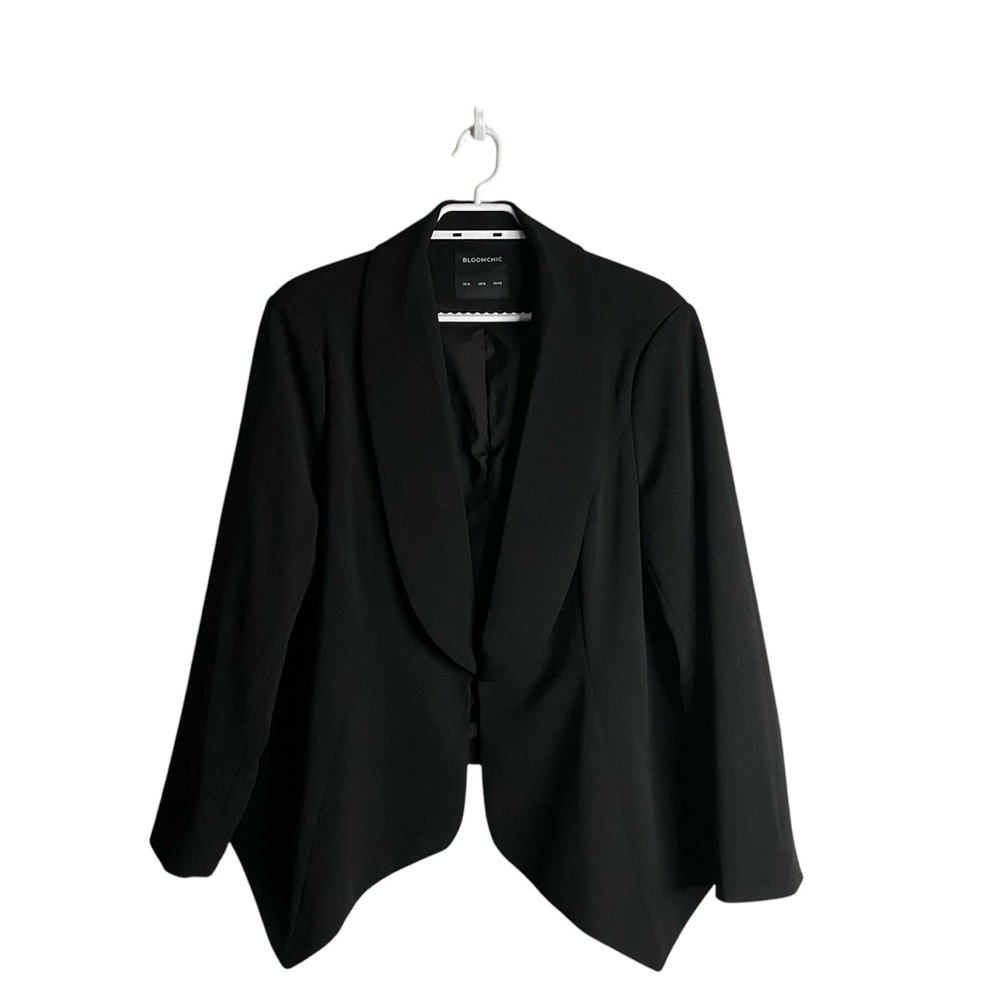 BloomChic Women's Black Shawl Collar Formal Relaxed Fit Blazer